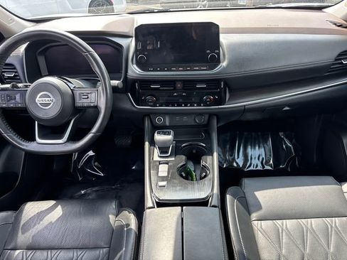 Used 2021 Nissan Rogue Platinum image 10