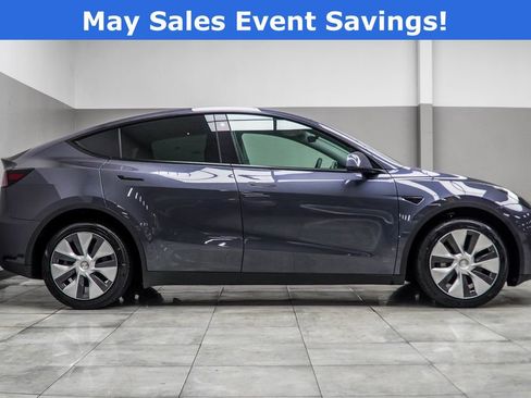 Used 2023 Tesla Model Y Long Range AWD/4WD image 5