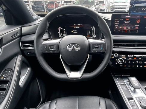 Certified 2025 INFINITI QX60 Luxe w/ Black Edition image 9