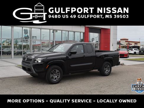 Used 2025 Nissan Frontier SV image 1