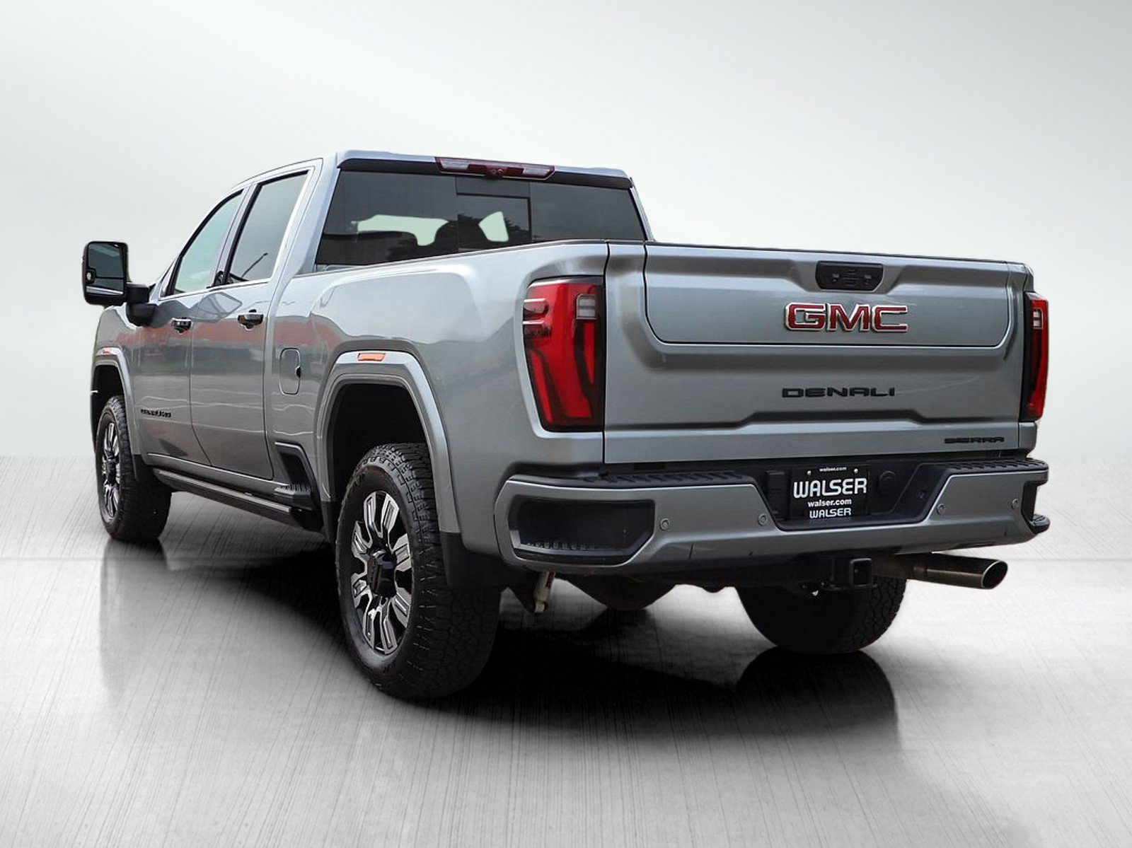 Used 2024 GMC Sierra 2500 Denali w/ Denali Reserve Package AWD/4WD image 3