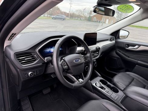 Used 2022 Ford Escape SEL w/ Technology Package image 12