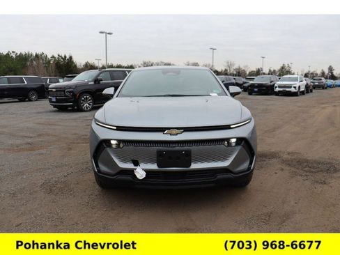 New 2026 Chevrolet Equinox EV LT image 2