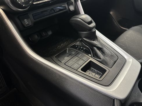 Used 2021 Toyota RAV4 XLE image 28
