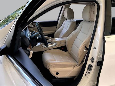 Used 2021 Mercedes-Benz GLS 450 4MATIC image 7