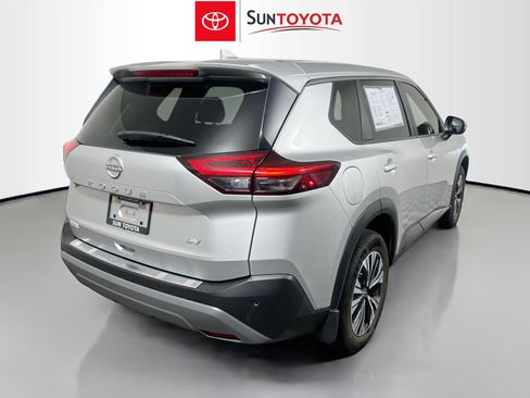 Used 2023 Nissan Rogue SV FWD image 4