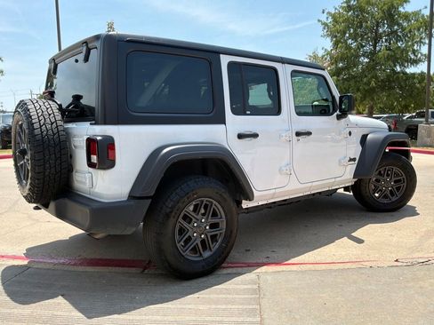 Used 2025 Jeep Wrangler Unlimited Sport AWD/4WD image 6