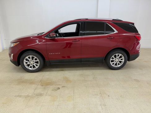 Used 2018 Chevrolet Equinox LT w/ Sun & Infotainment Package image 2