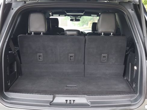 Used 2019 Ford Expedition XLT w/ Equipment Group 202A AWD/4WD image 14