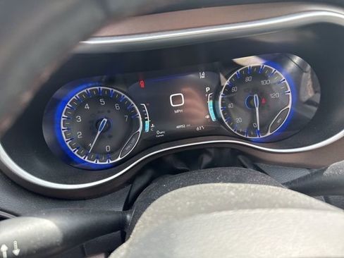 Used 2017 Chrysler Pacifica Touring-L Plus w/ Advanced Safetytec Group image 16