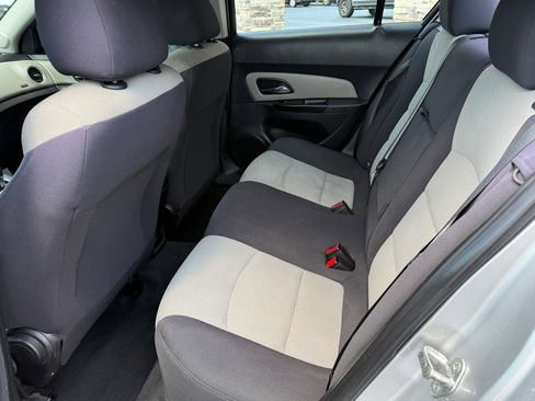 Used 2014 Chevrolet Cruze LS FWD image 12