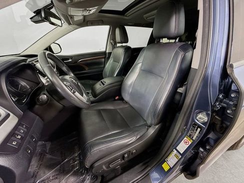 Used 2015 Toyota Highlander Limited image 22