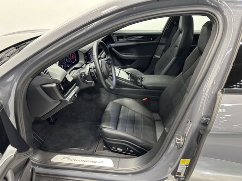 Certified 2025 Porsche Panamera 4 image 17