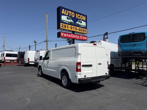 Used 2021 Nissan NV 2500 SV RWD image 2