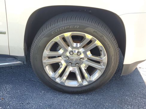 Used 2019 GMC Yukon SLT w/ Premium Edition image 10