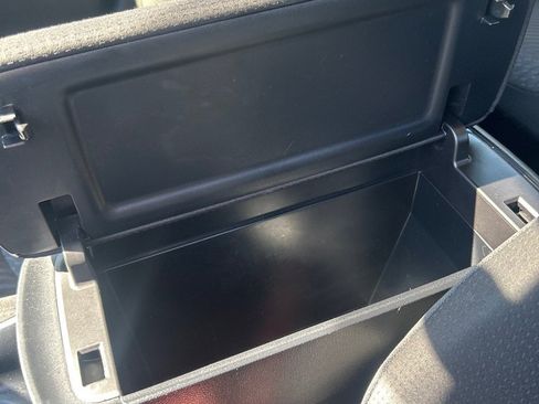 Used 2017 Toyota Prius image 15