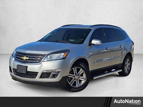 Used 2015 Chevrolet Traverse LT image 1