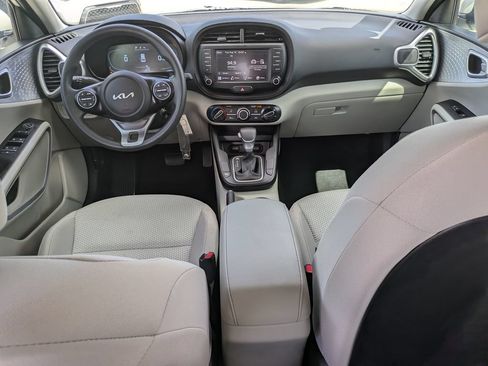 Certified 2025 Kia Soul LX w/ LX Technology Package FWD image 14