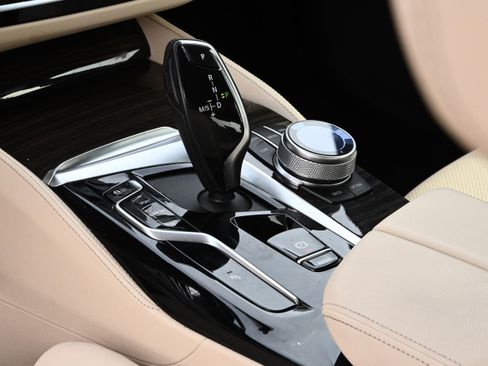 Certified 2022 BMW 530i 530i w/ M Sport Package image 22