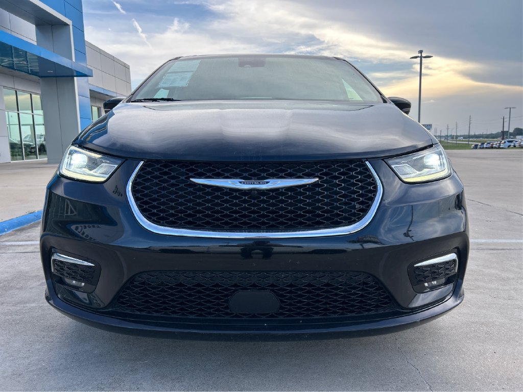 Used 2024 Chrysler Pacifica Touring-L FWD image 19