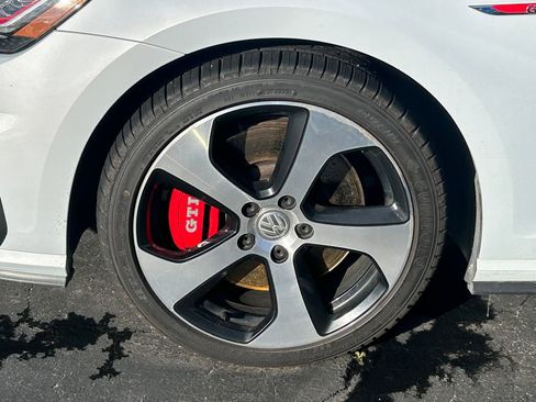 Used 2019 Volkswagen Golf 4-Door image 10