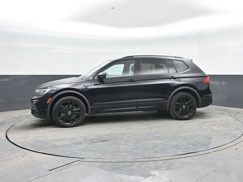Used 2022 Volkswagen Tiguan SE R-Line AWD/4WD image 4