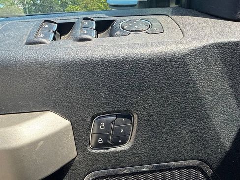 Used 2016 Ford F150 Lariat w/ Equipment Group 502A Luxury AWD/4WD image 9