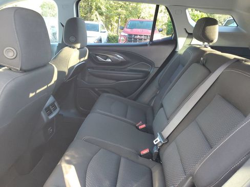 Used 2024 GMC Terrain SLE FWD image 10