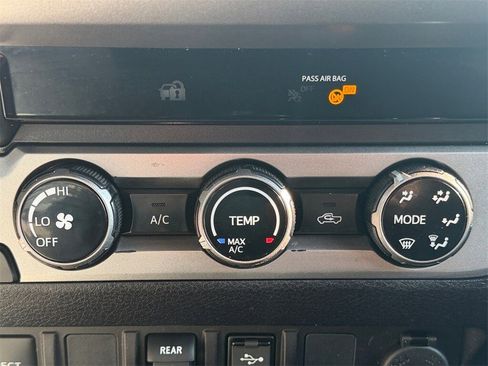 Used 2018 Toyota Tacoma SR5 image 28