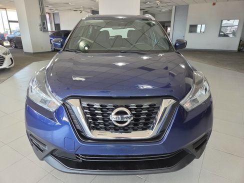 Used 2019 Nissan Kicks SV FWD image 2