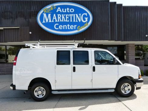 Used 2023 Chevrolet Express 2500 w/ Driver Convenience Package image 4
