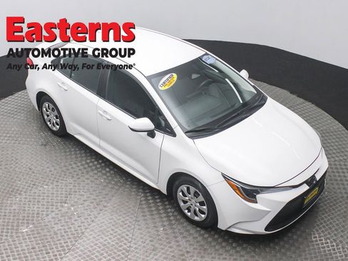 Used 2024 Toyota Corolla LE image 3