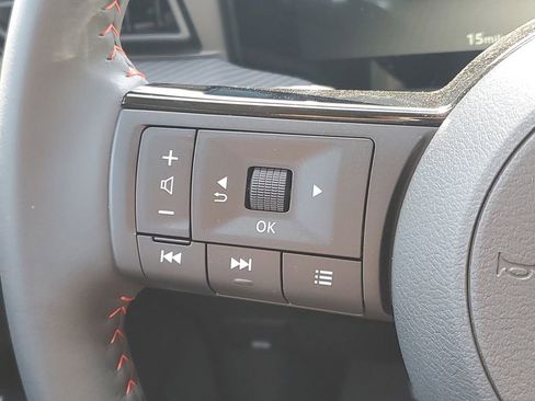 New 2025 Nissan Kicks SR image 13