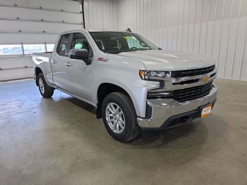 Used 2020 Chevrolet Silverado 1500 LT w/ All-Star Edition AWD/4WD image 2