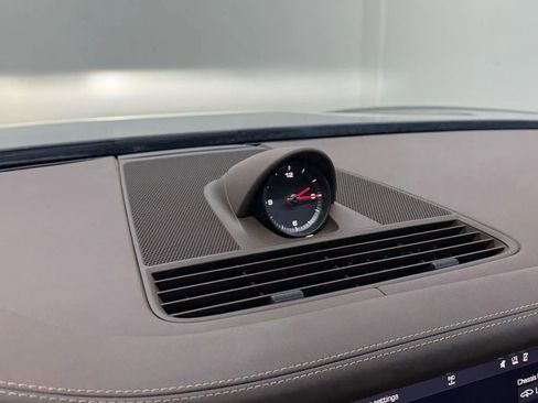 Used 2020 Porsche Panamera image 35