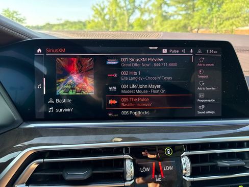 Used 2019 BMW X5 xDrive40i w/ M Sport Package AWD/4WD image 16