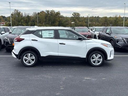 Certified 2025 Nissan Kicks Play S FWD image 2