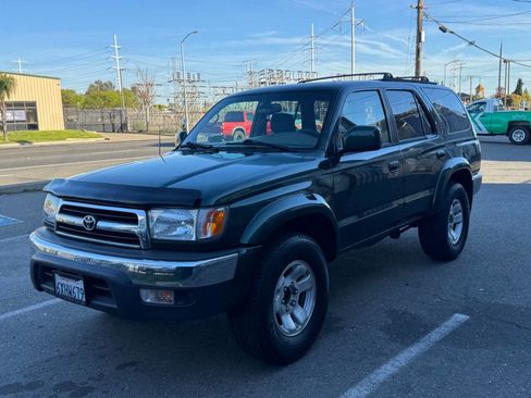 Used 2000 Toyota 4Runner SR5 image 1
