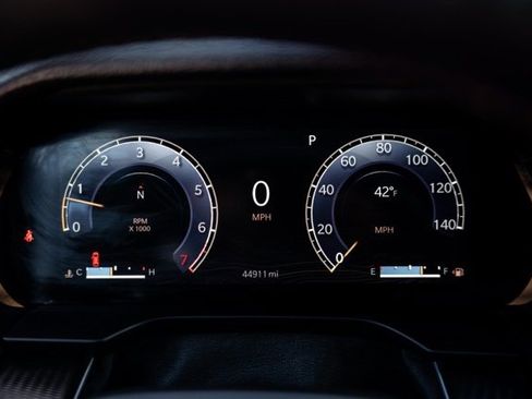 Used 2023 Jeep Grand Cherokee L Laredo image 17