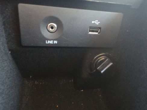 Used 2018 Ford Taurus SE image 32