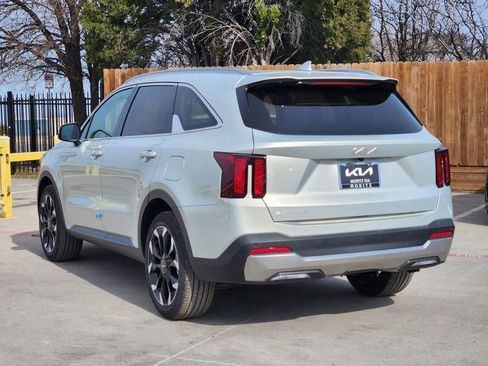 New 2026 Kia Sorento EX w/ EX Premium Package FWD image 3