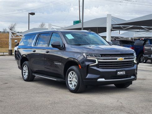 Certified 2024 Chevrolet Suburban LT image 3