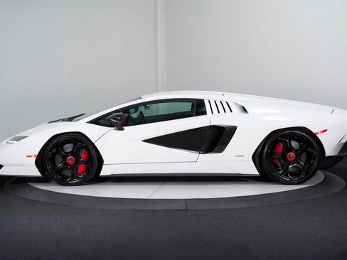 Used 2022 Lamborghini Aventador Countach AWD/4WD image 8