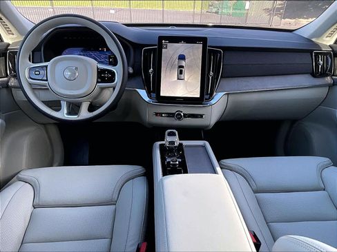 New 2026 Volvo XC90 T8 Ultra w/ Protection Package Premier image 7