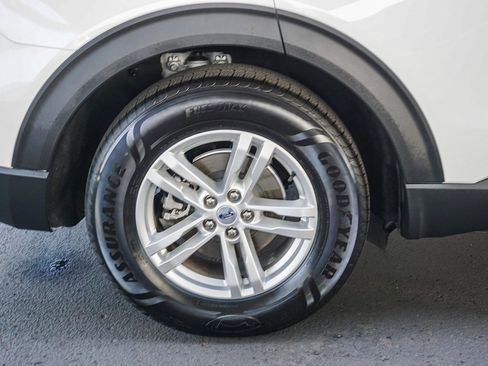 Certified 2022 Ford Explorer XLT image 9