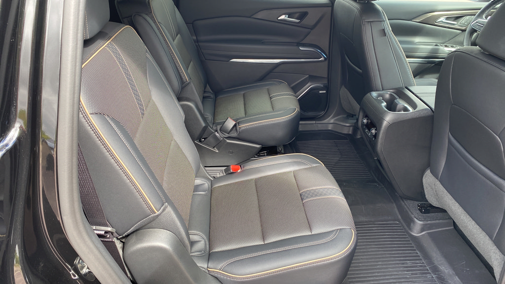 Used 2026 Chevrolet Traverse High Country w/ LPO, Floor Liner Package AWD/4WD image 11