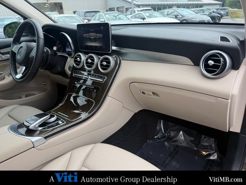 Used 2017 Mercedes-Benz GLC 300 4MATIC image 30