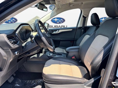 Used 2021 Ford Escape Titanium w/ Titanium Premium Package FWD image 10