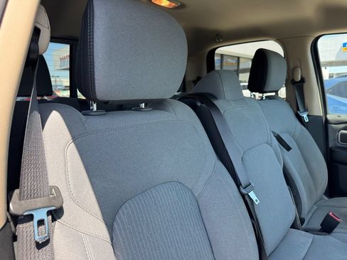 Used 2019 RAM 1500 Big Horn AWD/4WD image 5