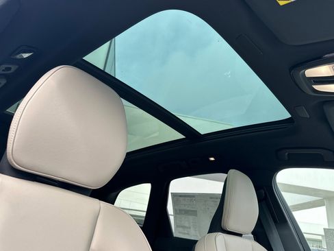 New 2026 Volvo XC60 B5 Plus w/ Climate Package image 14
